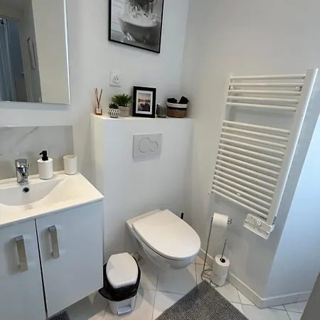 Апартаменты Studio En Plein Coeur De *